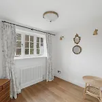 1 Calgarth Nyaraló *