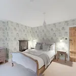 1 Calgarth Troutbeck Bridge