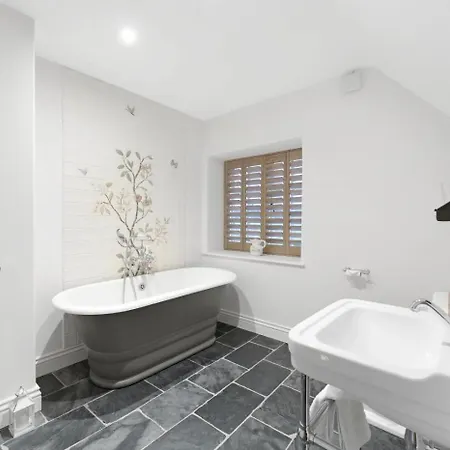 2 Bed In Oc-lr183 *