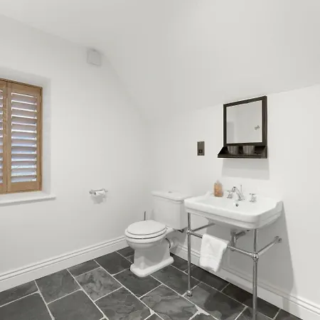 2 Bed In Oc-lr183